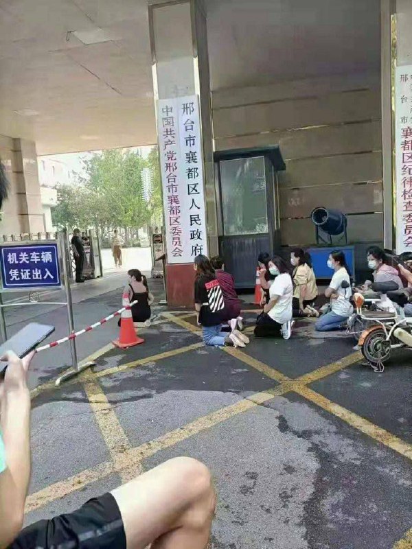 #从皇帝及官员的角度看，社会主义确实比资本主义好，资本主义的官员总是被百姓骂，被百姓挖苦，被百姓讽刺，被百姓嘲讽，被百姓调侃，若是在幸福的社会主义，哪个刁民敢放肆🥳🥳🥳🥳by 匿名投稿#从皇帝及官员的角度看，社会主义确实比资本主义好，资本主义的官员总是被百姓骂，被百姓挖苦，被百姓讽刺，被百姓嘲讽，被百姓调侃，若是在幸福的社会主义，哪个刁民敢放肆🥳🥳🥳🥳by 匿名投稿