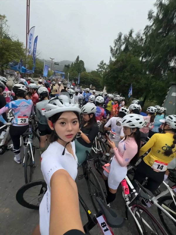 骑行圈是去年玩飞盘的吧 #骚鸡by 匿名投稿骑行圈是去年玩飞盘的吧 #骚鸡by 匿名投稿