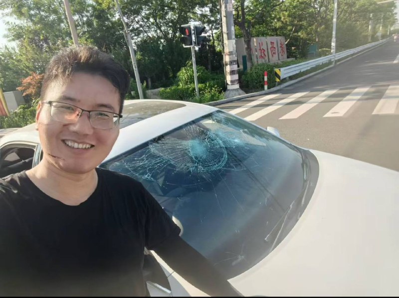 7.30山西晋中 #骑行 事故 人没事by 匿名投稿7.30山西晋中 #骑行 事故 人没事by 匿名投稿