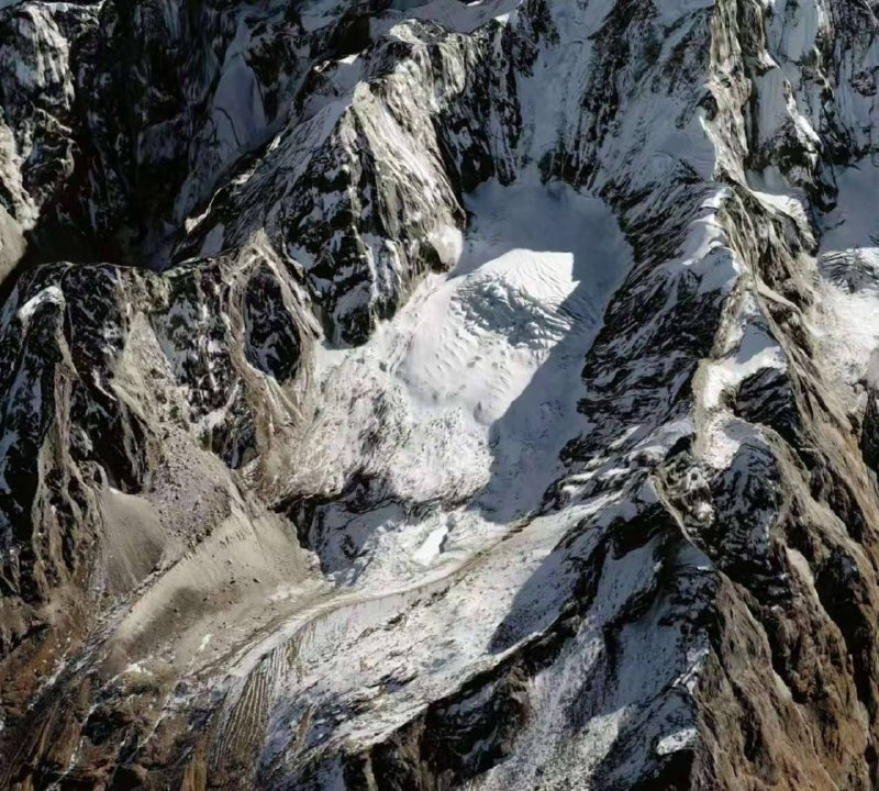 央视新闻：截止26日晚8点，西藏吉隆发生泥石流，已致 3 人遇难 265 人失联尼泊尔武警官员26日晚通报该国山洪救援情况称，截至当晚7时左右，已找到97具遇难者遗体，此外共有54人获救
