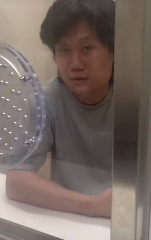 补充在日本🇯🇵，华人某大网红，因为酒驾引发车祸，在新宿歌舞伎町被日本警察现场逮捕