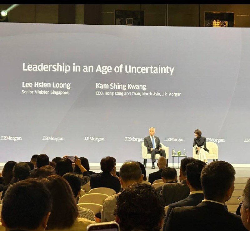 摩根大通今天在上海开全球峰会周受资、李显龙、Jamie Dimon、辉瑞老总、美国大使都来了，明天还有黄仁勋内场禁止拍照录像目前闲鱼上入场价格炒到1400元，是前天苏妈AMD开发者日的3倍感谢家人们投稿！摩根大通今天在上海开全球峰会周受资、李显龙、Jamie Dimon、辉瑞老总、美国大使都来了，明天还有黄仁勋内场禁止拍照录像目前闲鱼上入场价格炒到1400元，是前天苏妈AMD开发者日的3倍感谢家人们投稿！