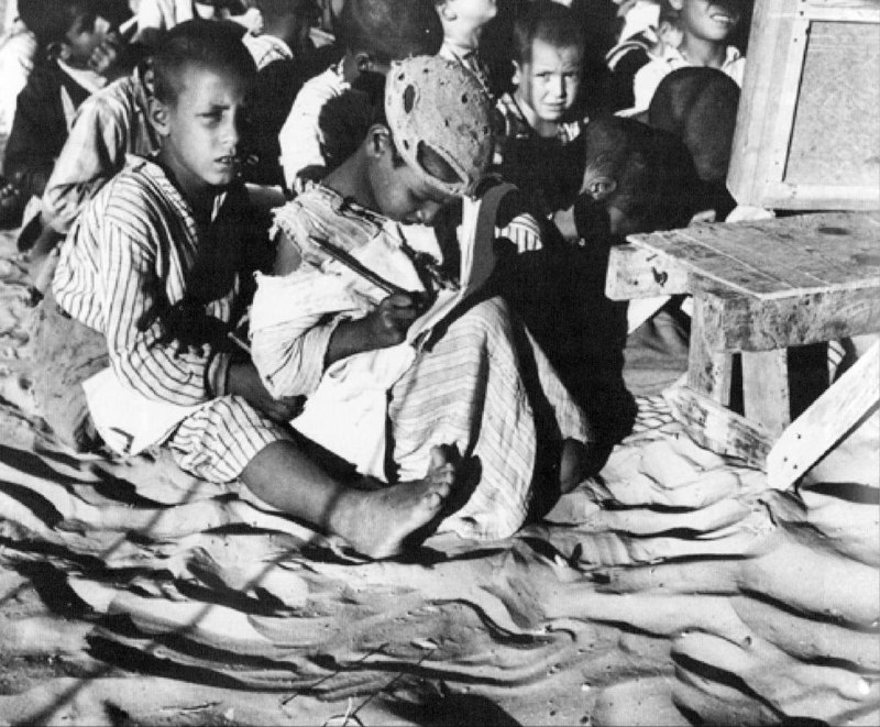 #哈马斯这帮人都出生在Khan Yunis难民营Khan Younis是一个巴勒斯坦🇵🇸难民营，位于汗尤尼斯省，就在汗尤尼斯市以西，加沙地带南部地中海海岸以东两公里处