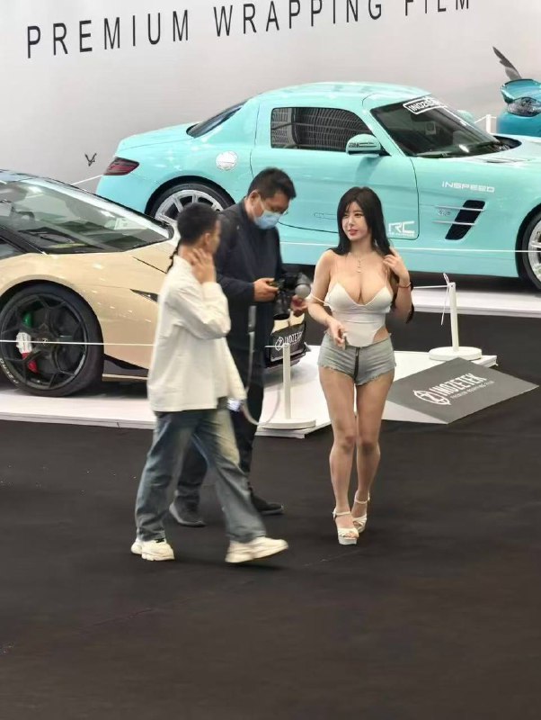 “长腿 #模特 #车模 ” 真人也就 那样“长腿 #模特 #车模 ” 真人也就 那样