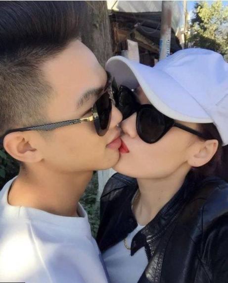 越南人妻捉奸用朝天椒塞小三下体，本人火辣照片曝光！#捉奸#辣椒 #塞逼越南人妻捉奸用朝天椒塞小三下体，本人火辣照片曝光！#捉奸#辣椒 #塞逼