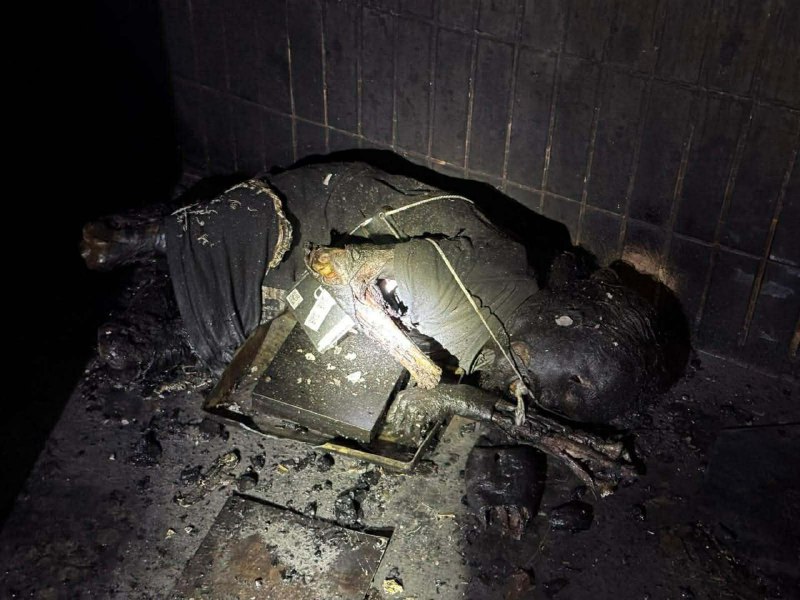 #香港 消防單位嚴禁封殺不得外傳的宏福苑火災後現場的照片，觸目驚心 #香港 #火灾感谢家人们投稿！#香港 消防單位嚴禁封殺不得外傳的宏福苑火災後現場的照片，觸目驚心 #香港 #火灾感谢家人们投稿！