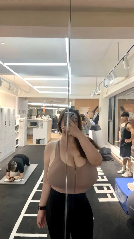 #巨乳 p的吧？ 哪有这么大的？#巨乳 p的吧？ 哪有这么大的？