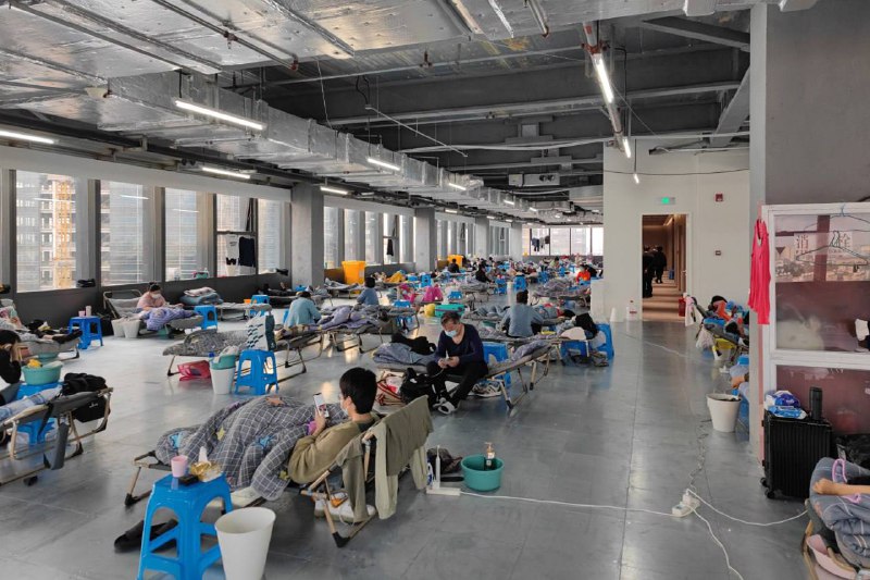 #上海 #封城 #辟谣 一周年2022正确记忆1.党的二十大胜利召开，学习宣传贯彻党的二十大精神迅速掀起热潮2. 中国经济稳字当头、稳中求进3. 统筹疫情防控取得重大成果4. 北京冬奥会5. C919首飞错误记忆1.东航飞机坠机2.铁链女3.唐山烧烤店4.四月之声5.贵阳大巴侧翻6.乌鲁木齐火灾#上海 #封城 #辟谣 一周年2022正确记忆1.党的二十大胜利召开，学习宣传贯彻党的二十大精神迅速掀起热潮2. 中国经济稳字当头、稳中求进3. 统筹疫情防控取得重大成果4. 北京冬奥会5. C919首飞错误记忆1.东航飞机坠机2.铁链女3.唐山烧烤店4.四月之声5.贵阳大巴侧翻6.乌鲁木齐火灾