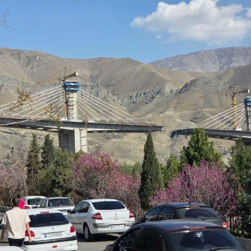 美以今天 炸毁 的中东 最高 桥梁 伊朗 标志性 工程贝伊克公路桥，该桥是伊朗规模最大的桥梁之一 炸桥感谢家人们投稿！美以今天 炸毁 的中东 最高 桥梁 伊朗 标志性 工程贝伊克公路桥，该桥是伊朗规模最大的桥梁之一 炸桥感谢家人们投稿！