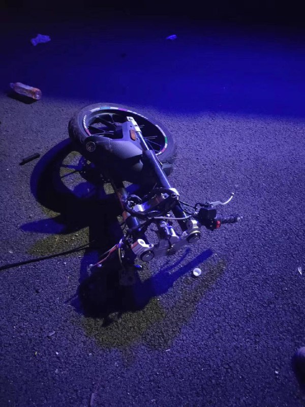 5月30日重庆 上山和下山互撞 #车祸 #骑逝精神5月30日重庆 上山和下山互撞 #车祸 #骑逝精神