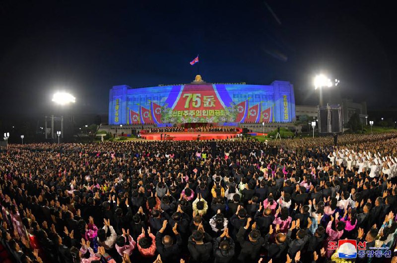 #朝鲜 建政（九九节）75周年阅兵式活动8日晚在首都平壤金日成广场举行