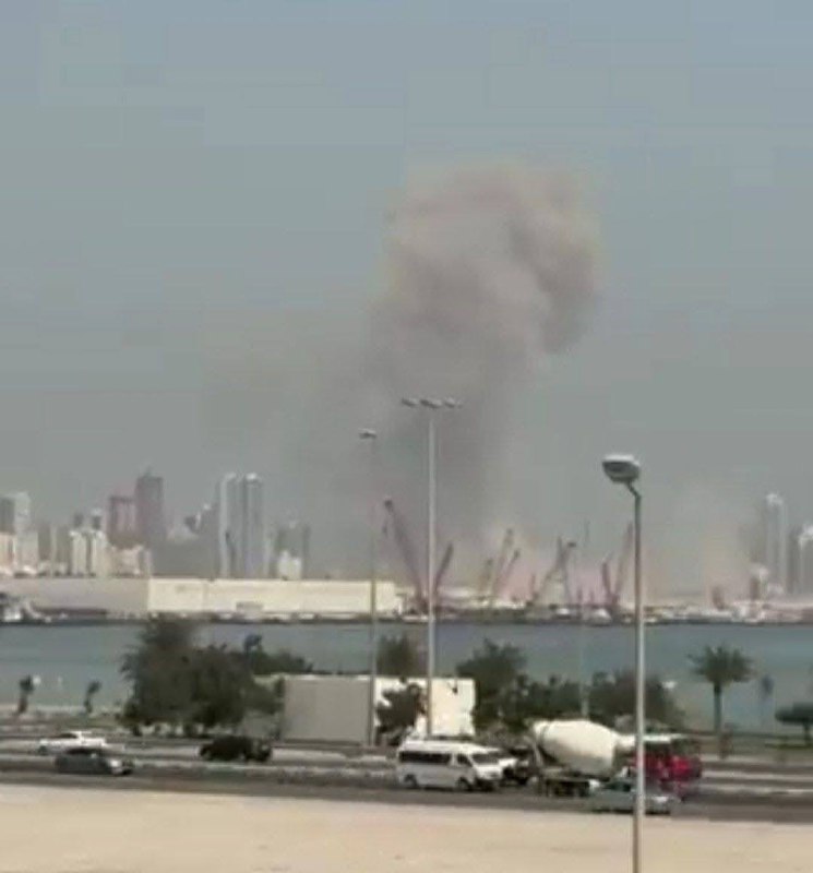 伊朗导弹袭击美国在海湾的军事基地🇮🇷🇺🇸🇧🇭🇶🇦伊朗向多个海湾国家的美国军事基地发射导弹