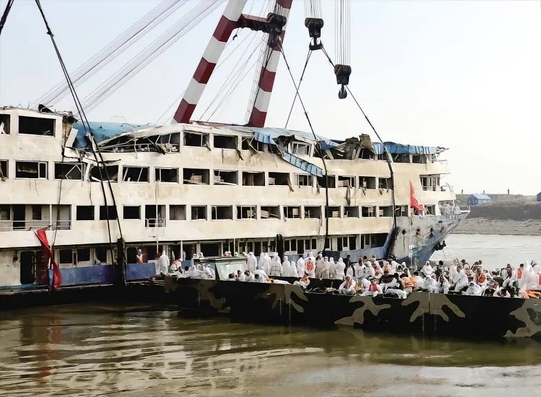 建国以来最严重的游轮沉船事件