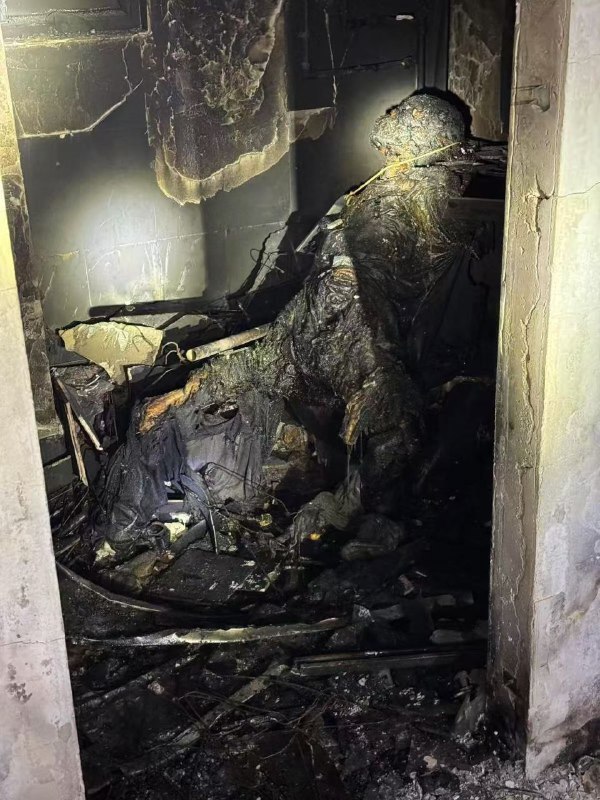 消防 及 警方 进入 #火灾 遗址 搜证 #尸体#火灾 #恐怖 香港 🇭🇰 大火 #事件 #后续#香港 #火灾 大火 最新遇难人数公布遇难者 增至151人警方 哽咽 介绍搜救进展：部分遗体化为灰烬或未必完整...感谢家人们投稿！消防 及 警方 进入 #火灾 遗址 搜证 #尸体#火灾 #恐怖 香港 🇭🇰 大火 #事件 #后续#香港 #火灾 大火 最新遇难人数公布遇难者 增至151人警方 哽咽 介绍搜救进展：部分遗体化为灰烬或未必完整...感谢家人们投稿！