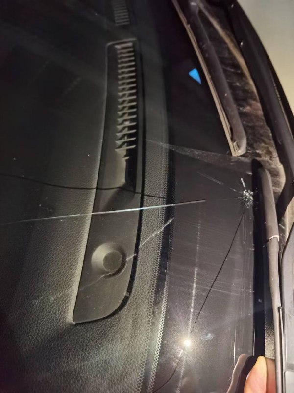 艹尼玛天气预报都没有提前预警，发生好多车祸，好多车子被砸 #冰雹艹尼玛天气预报都没有提前预警，发生好多车祸，好多车子被砸 #冰雹