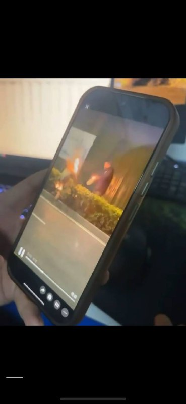 扬州双塘路那边出大事了！抓奸现场直接变成了恐怖片！😱男的拿喷火器对着男小三喷火🔥现烤