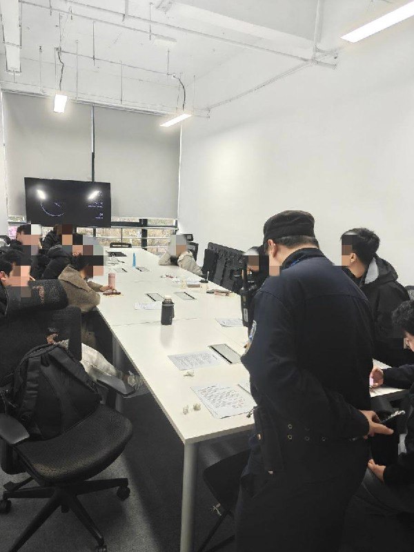 网友投稿：“罗永浩旗下品牌涉及割韭菜，涉案金额高达500万”“交个朋友”是罗永浩旗下投资的品牌，而“交个朋友” 创始人黄贺创立的品牌 “重新加载”因没有招商加盟资质，违规全国开展招商加盟