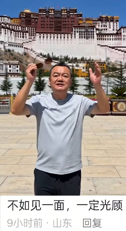 8月9，山东青岛，海浪大，一个大爷体力不支被浪带入深海，岸边超市电烤肉的老板，抱着桨板，不顾自身安危，直冲深海救人，万幸的是，两人安全返回，感谢英雄！感谢家人们投稿！8月9，山东青岛，海浪大，一个大爷体力不支被浪带入深海，岸边超市电烤肉的老板，抱着桨板，不顾自身安危，直冲深海救人，万幸的是，两人安全返回，感谢英雄！感谢家人们投稿！