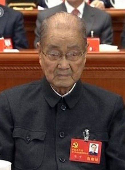 中国共产党的优秀党员，久经考验的忠诚的共产主义战士，杰出的无产阶级革命家、政治家，党和国家的卓越领导人，中国共产党第十三届中央政治局常委，原国务委员宋平同志，因病医治无效，于2026年3月4日15时36分在北京逝世，享年109岁