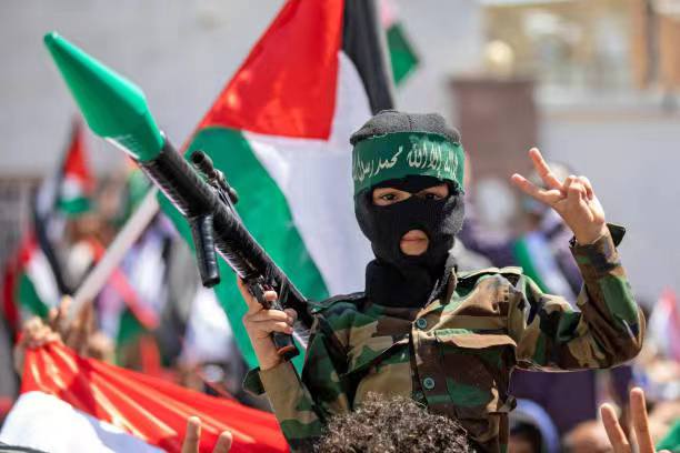 #加沙的儿童，其中大多数是在哈马斯掌权后出生的，巴勒斯坦🇵🇸老百姓知道 这些孩子很快就会死去，加入他们已经被杀害的同龄人