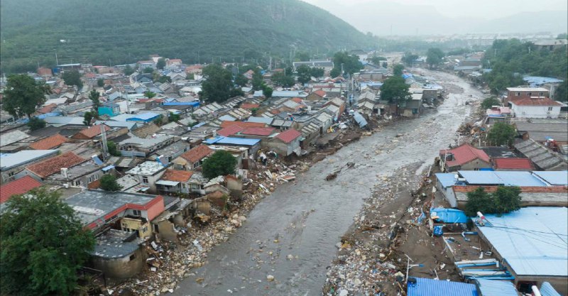 2023年8月1日，北京市门头沟区潭柘寺镇南辛房村灾后状况，途径的潭王公路完全消失