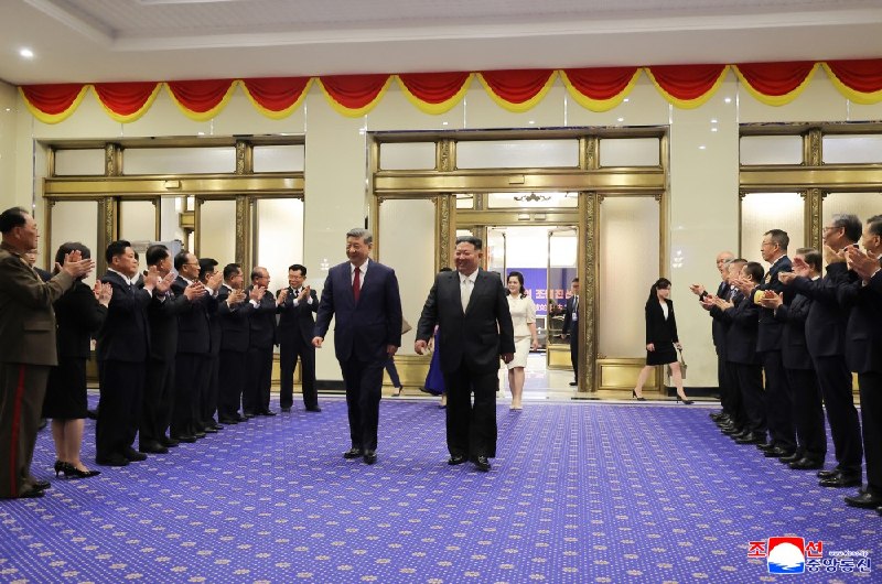 昨晚在朝鲜木兰馆举行欢迎宴会官图 #习主席 访问朝鲜 🇰🇵感谢家人们投稿！昨晚在朝鲜木兰馆举行欢迎宴会官图 #习主席 访问朝鲜 🇰🇵感谢家人们投稿！