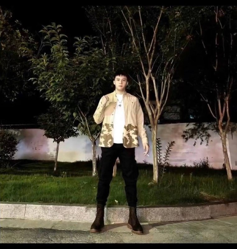 8月17日，浙江绍兴诸暨市警方通报男子高空抛狗：该22岁男子因涉嫌高空抛物罪被诸暨市公安局采取刑事强制措施