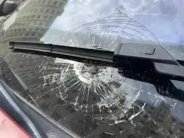 长春 20多岁 #熊孩子 连砸100多台车 #砸车 被抓 🚗长春 20多岁 #熊孩子 连砸100多台车 #砸车 被抓 🚗