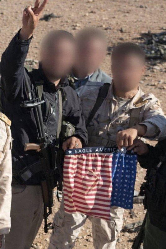 突发消息：美国飞行员被救走后，在飞机残骸中发现的美军的星条旗弹力平角内裤The American Eagle品牌在官网上已经售罄😂Breaking：The American Eagle “Stars & Stripes Stretch Boxer Shorts” are sold out.感谢家人们投稿！突发消息：美国飞行员被救走后，在飞机残骸中发现的美军的星条旗弹力平角内裤The American Eagle品牌在官网上已经售罄😂Breaking：The American Eagle “Stars & Stripes Stretch Boxer Shorts” are sold out.感谢家人们投稿！