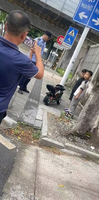 #深圳 这把警察都弄不会了，扣分？罚钱？吊销驾照？by 匿名投稿