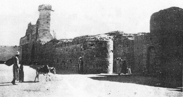 #哈马斯这帮人都出生在Khan Yunis难民营Khan Younis是一个巴勒斯坦🇵🇸难民营，位于汗尤尼斯省，就在汗尤尼斯市以西，加沙地带南部地中海海岸以东两公里处