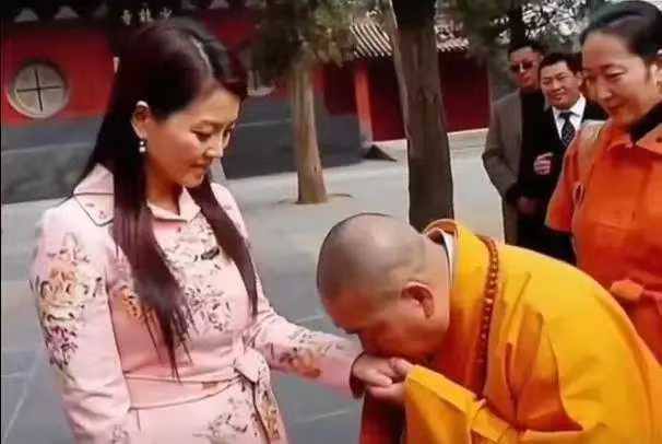 #和尚 亲吻姐姐感谢来自某频道的投稿！