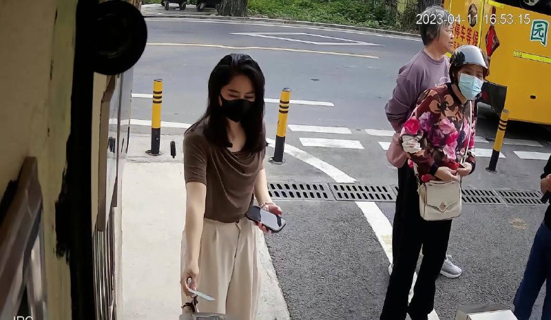 #幼儿园 门口的妈妈🤩by 匿名投稿#幼儿园 门口的妈妈🤩by 匿名投稿