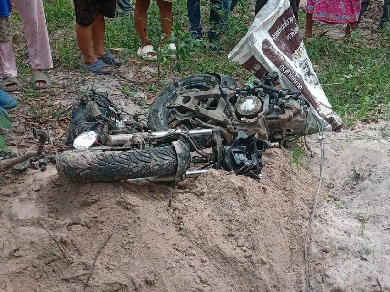 泰国发现俄罗斯兄妹及一家三口遗体警方在泰国春武里府（Chon Buri）邦拉蒙县（Bang Lamung district）的萨克梅奥森林（Sak Maew forest）灌木丛中，发现了两名失踪俄罗斯兄妹的遗体