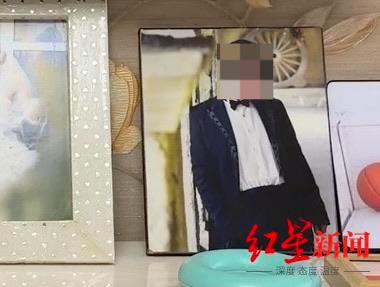 37岁库管员昏迷13天死亡未认定工伤在ICU病房昏迷13天后，37岁的李超死亡，留下妻子和两个幼子