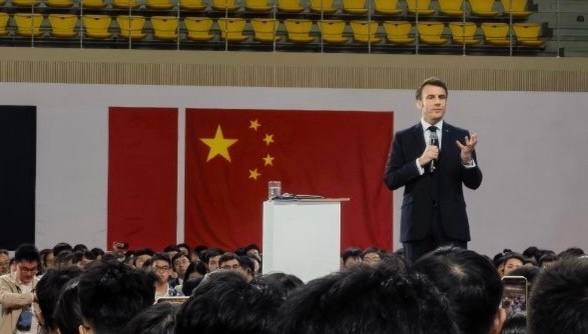 #马克龙 在中山大学演讲，小马啥时候入党啊？by 匿名投稿#马克龙 在中山大学演讲，小马啥时候入党啊？by 匿名投稿