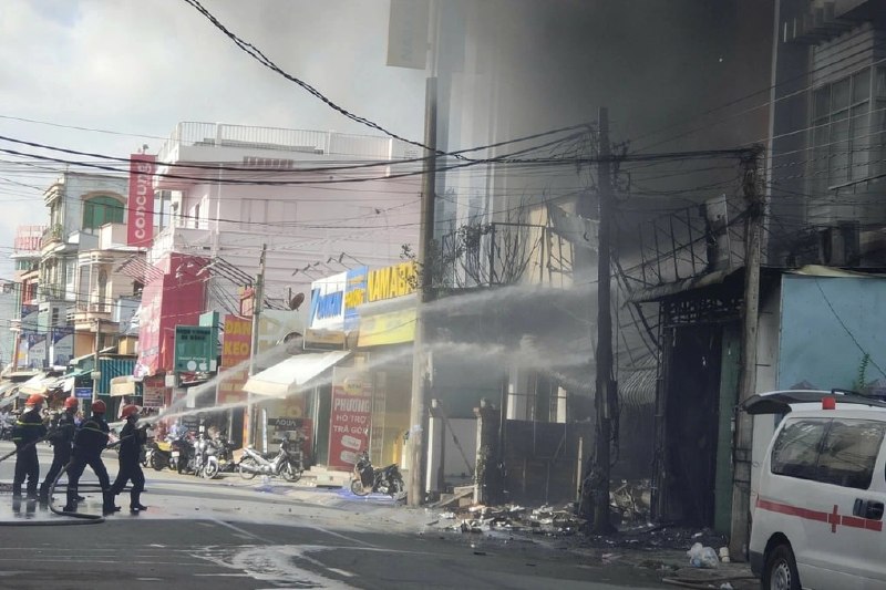 #新闻：永隆省文具店火灾蔓延至邻屋 一人被困疑似死亡6月8日，永隆省平岱公社平岱1村一家文具印刷店发生严重火灾