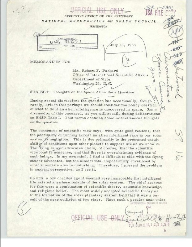 快讯：美国国防部已开始发布有关不明飞行物（UFO）的文件，并表示公众可对这些“不明异常现象”自行得出结论