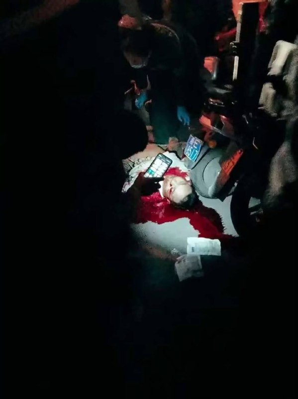 湖南邵阳武冈步行街杀人 #邵阳 #抹脖子湖南邵阳武冈步行街杀人 #邵阳 #抹脖子