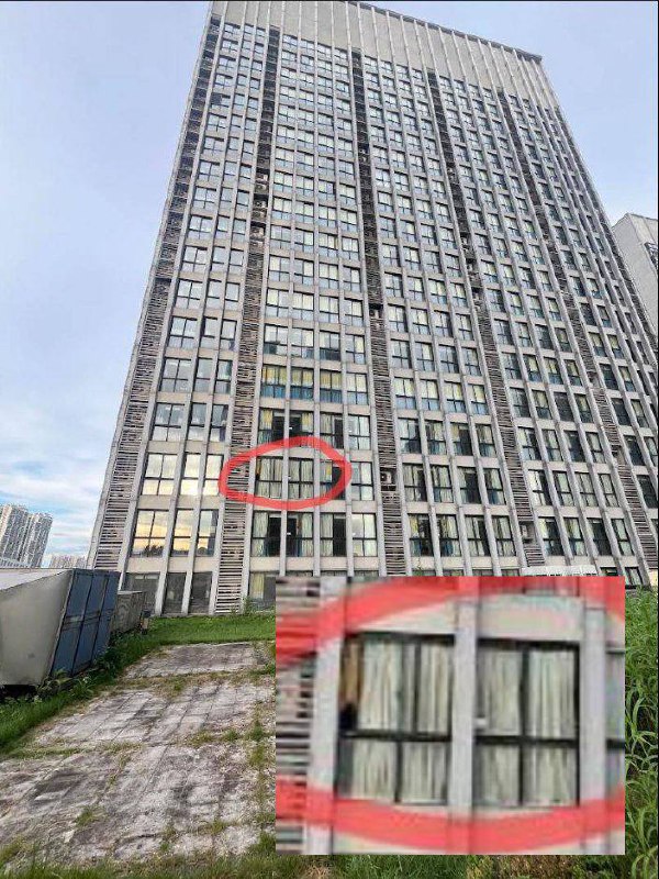 #重庆大学 城熙街巨幅 #反共 标语 #后续 #反贼 分享了自己使用的 投影 工具，以及投影的房间和位置