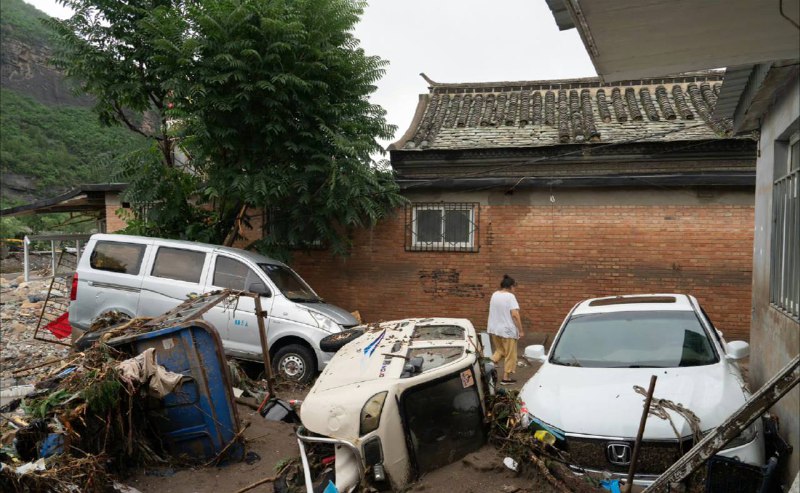 2023年8月1日，北京市门头沟区潭柘寺镇南辛房村灾后状况，途径的潭王公路完全消失