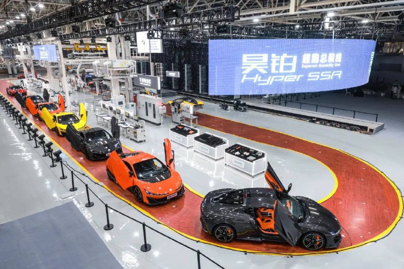 128.6万元起售，中国 第一条 #超跑 生产线：昊铂 SSR 正式上市交付 昊铂 SSR 共推出包括常规版、Sprint 极速版、Ultimate 赛道版等在内的 3 个版本，售价区间为 128.6-168.6 万元