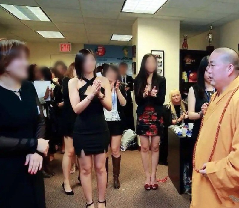 女网红直播中自曝：交1万住少林寺3天2夜，姐妹凌晨4点挤进释永信房间“求资源”2026年5月，释永信因经济犯罪获刑24年，案件尘埃落定