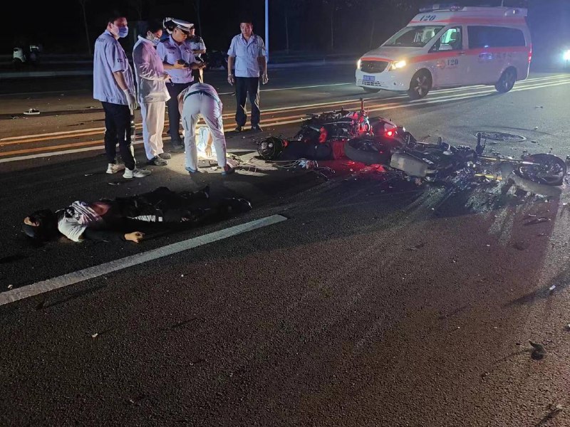 7月9日 #摩托车🏍️ 对撞 挂了 #车祸 #骑逝精神7月9日 #摩托车🏍️ 对撞 挂了 #车祸 #骑逝精神