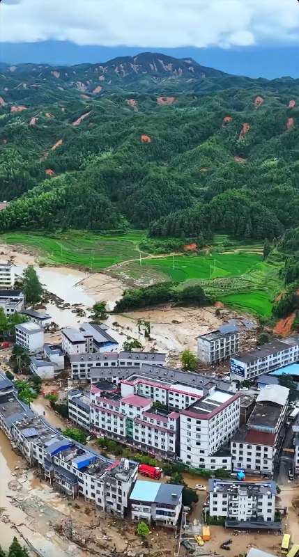 郴州资兴，州门司镇 #泥石流by 匿名投稿郴州资兴，州门司镇 #泥石流by 匿名投稿