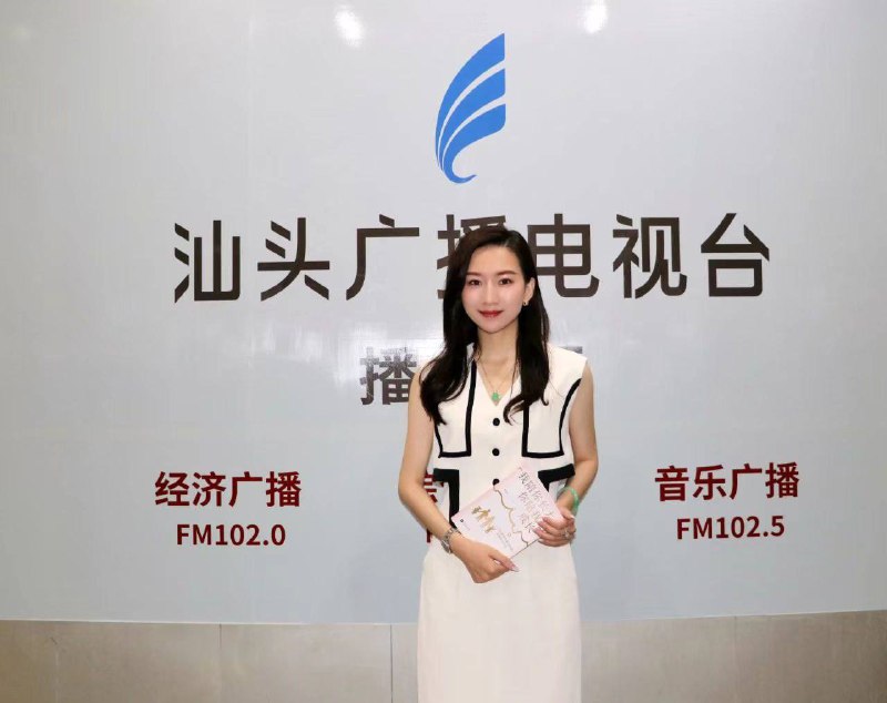 #吃瓜 🍉  #出轨 补充by 匿名投稿#吃瓜 🍉  #出轨 补充by 匿名投稿