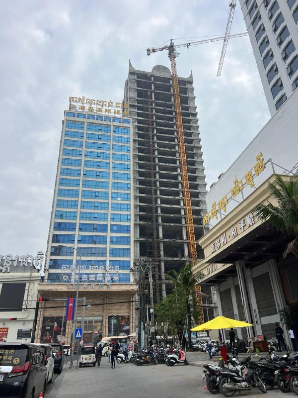 西港港岛赌场酒店女子坠亡案后续据柬中时报报道，死者身份尚未正式确认，初步怀疑为中国公民