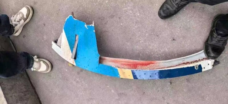 3月21日，由 上海 虹桥 机场飞往深圳宝安机场的南航CZ3554次航班遭遇 撞鸟 #事件 导致紧急返航 #飞机 机头处的雷达罩撞碎脱落