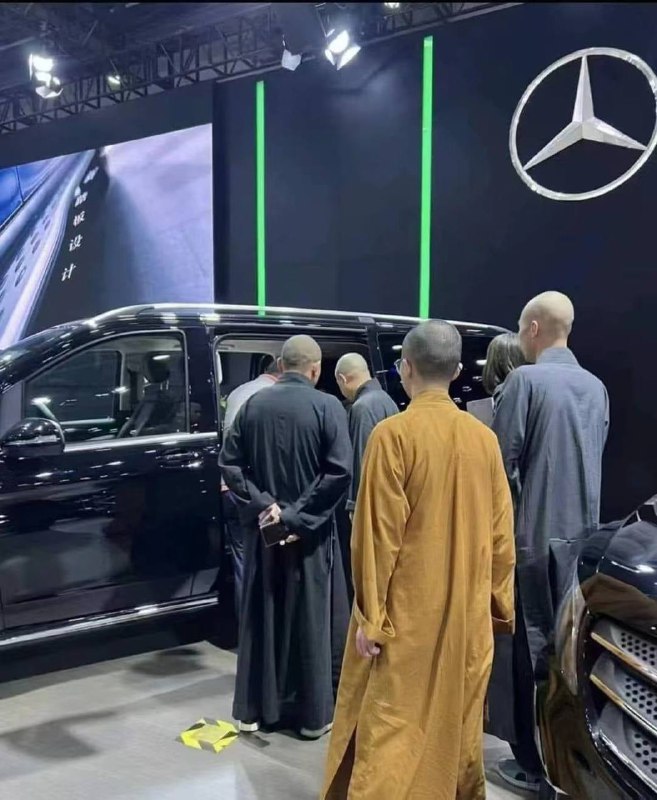 大师 都爱 大 奔驰 #和尚 #喇嘛大师 都爱 大 奔驰 #和尚 #喇嘛