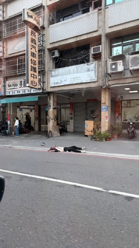 台中砍人感谢家人们投稿！台中砍人感谢家人们投稿！